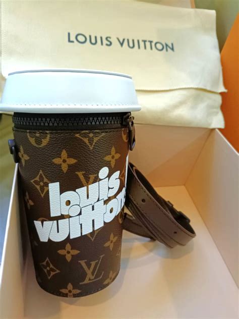 louis vuitton coffee sleeve|Cup Louis S00 .